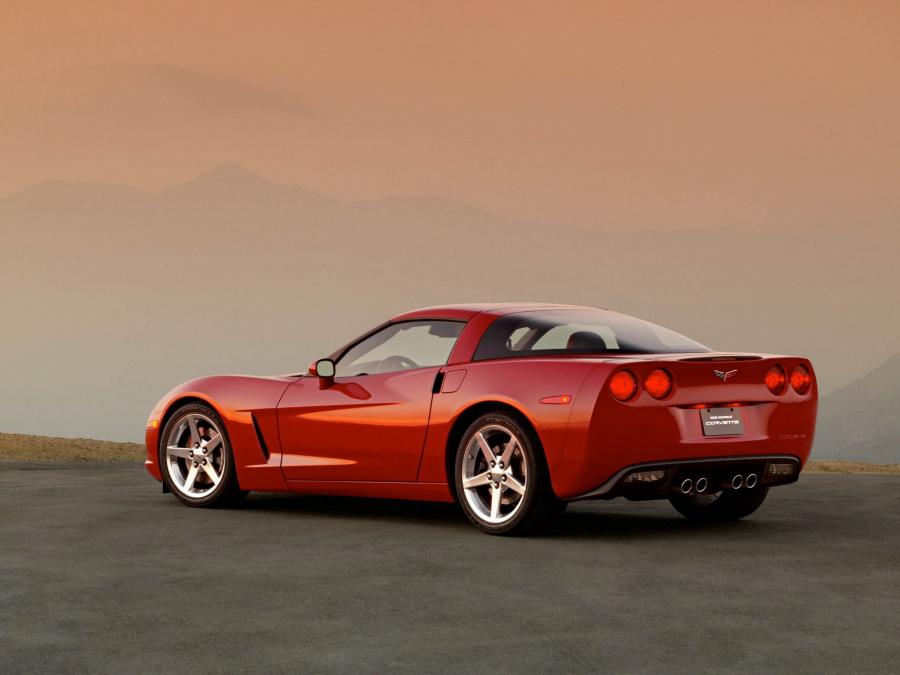  Chevrolet Corvette Coupe 2004 года  (фото 11 из 16)
